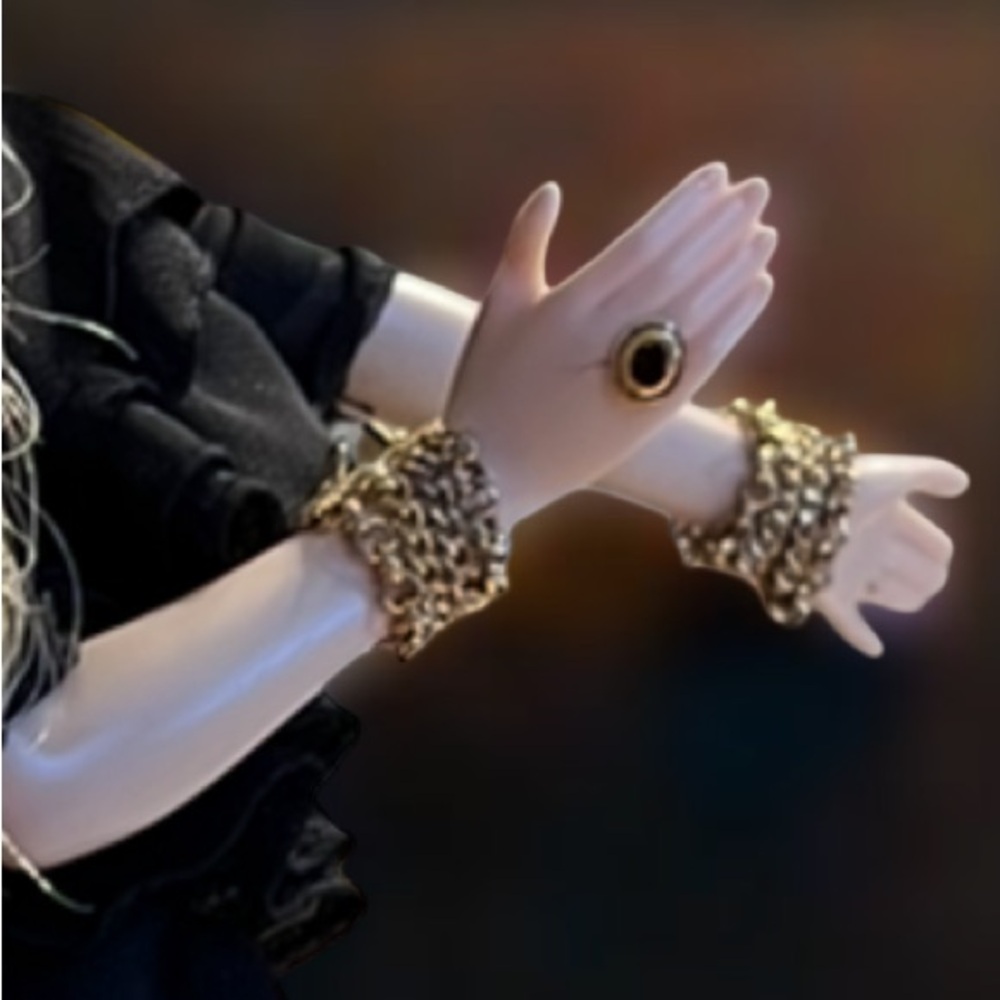 Barbie Doll Juicy couture 2004 Beverly
Hills (2008) Chiffon dress & jewelry - Picture 6 of 16